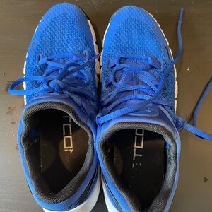 Nike Free Metcon 4. Men’s size 7 women’s size 8.5.